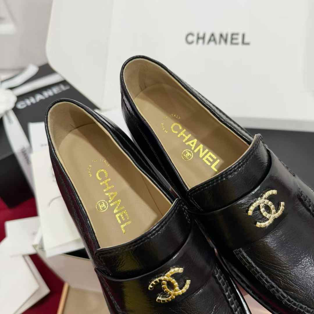 Chanel Casual leather shoes view 4