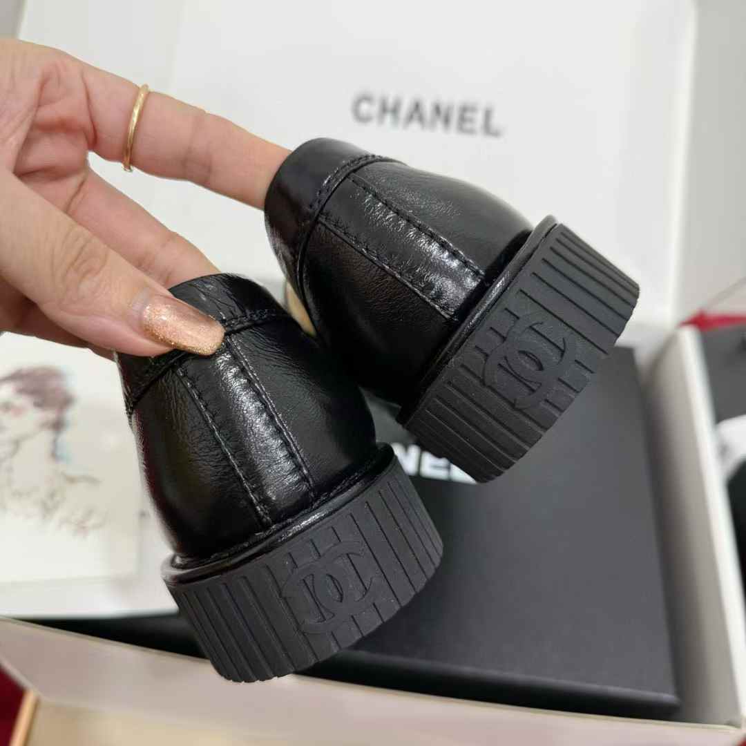 Chanel Casual leather shoes view 5