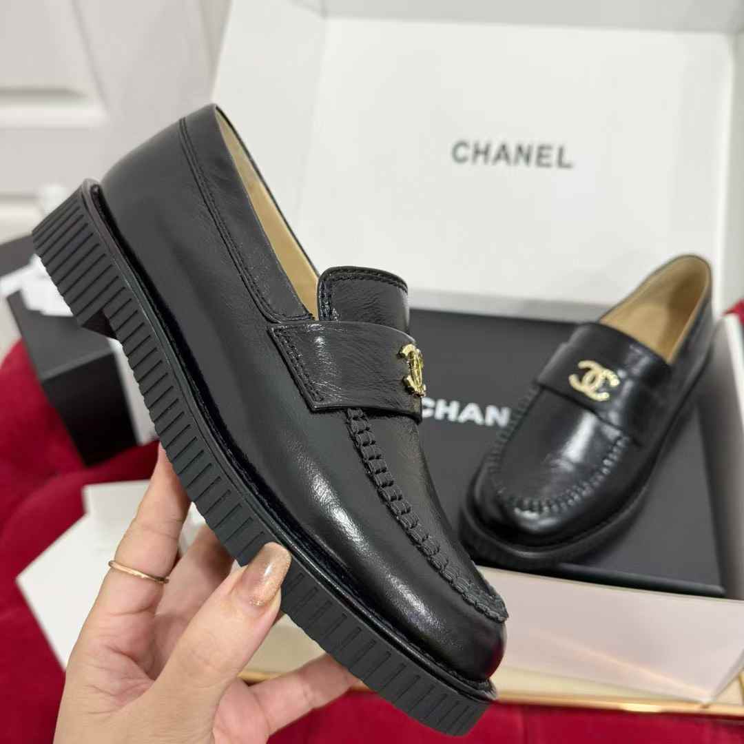 Chanel Casual leather shoes view 6