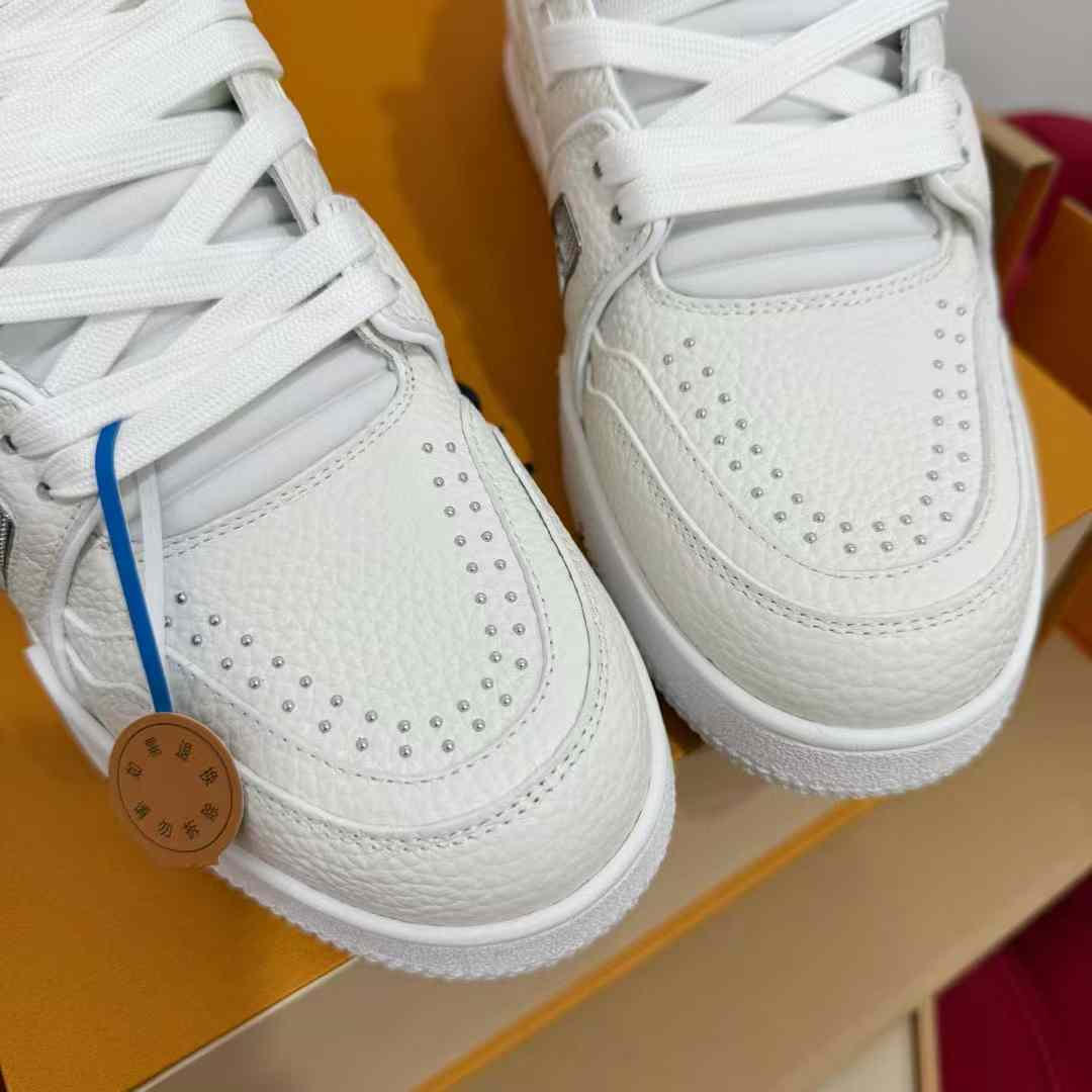 Louis Vuitton TRAINER 25 Sneakers view 3