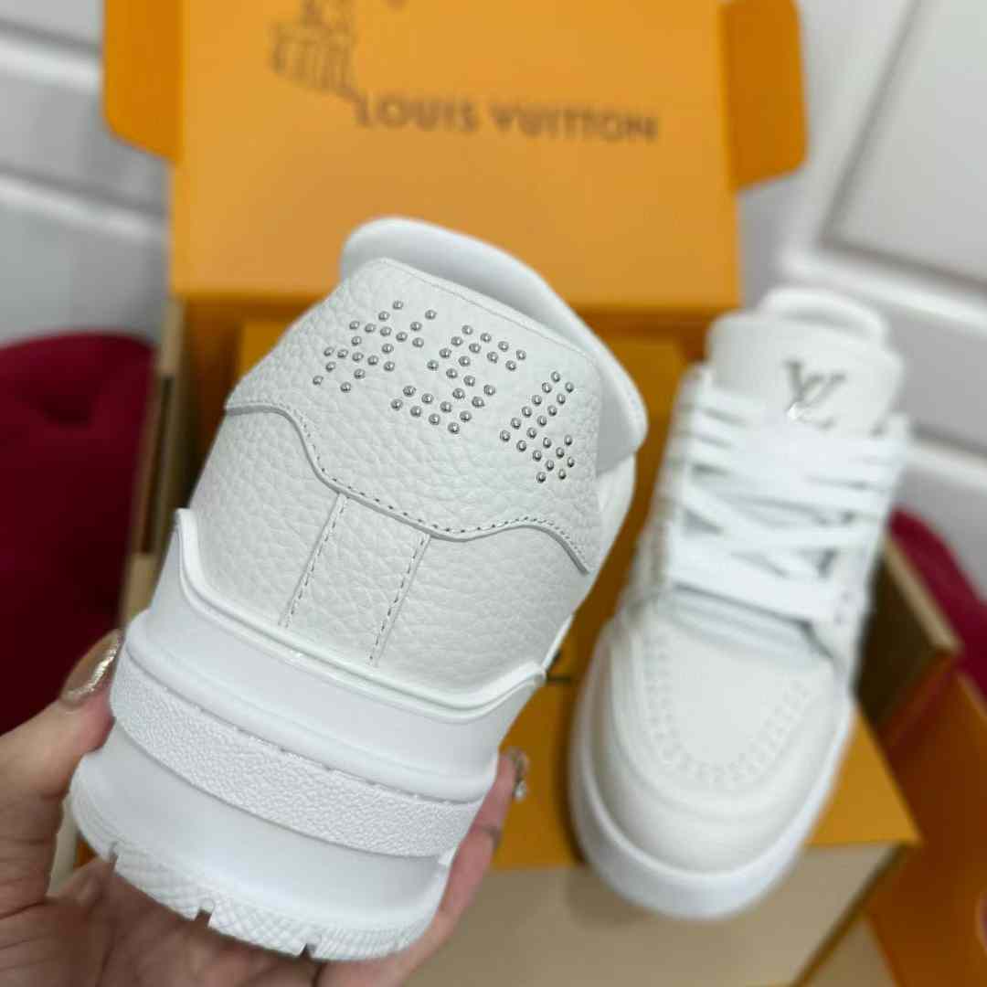 Louis Vuitton TRAINER 25 Sneakers view 6