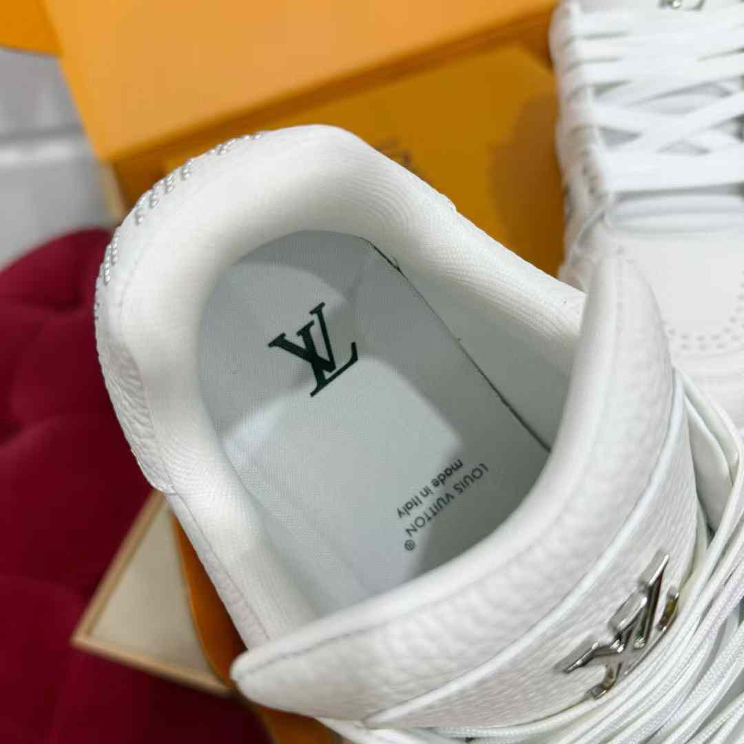 Louis Vuitton TRAINER 25 Sneakers view 8