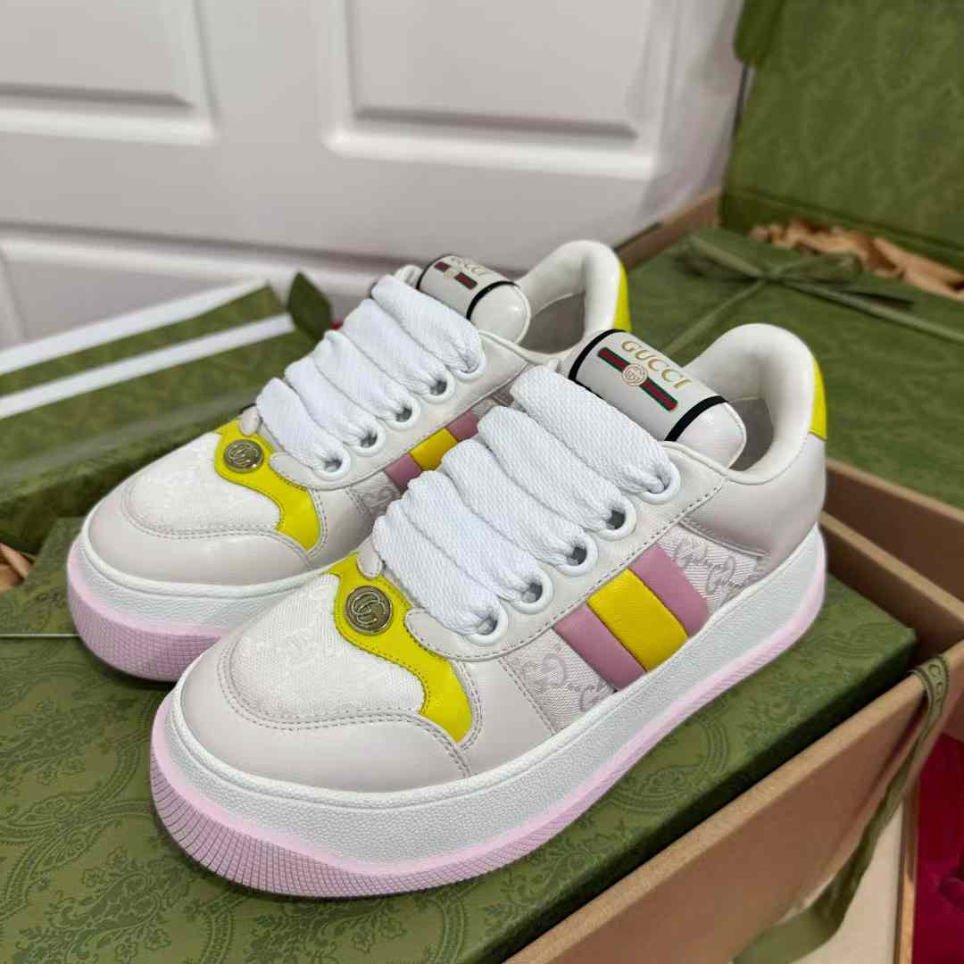 Gucci Sneakers view 3