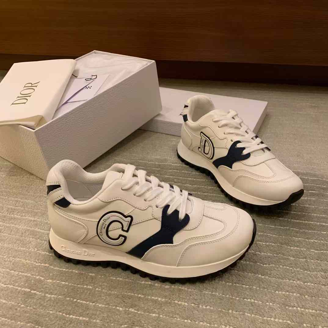 Dior Sneakers view 3