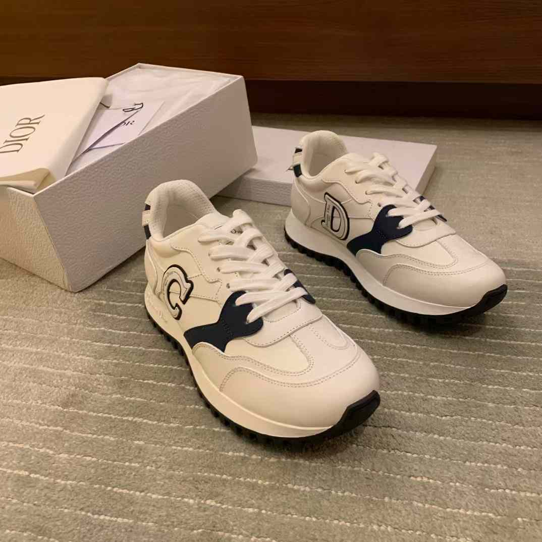 Dior Sneakers view 4
