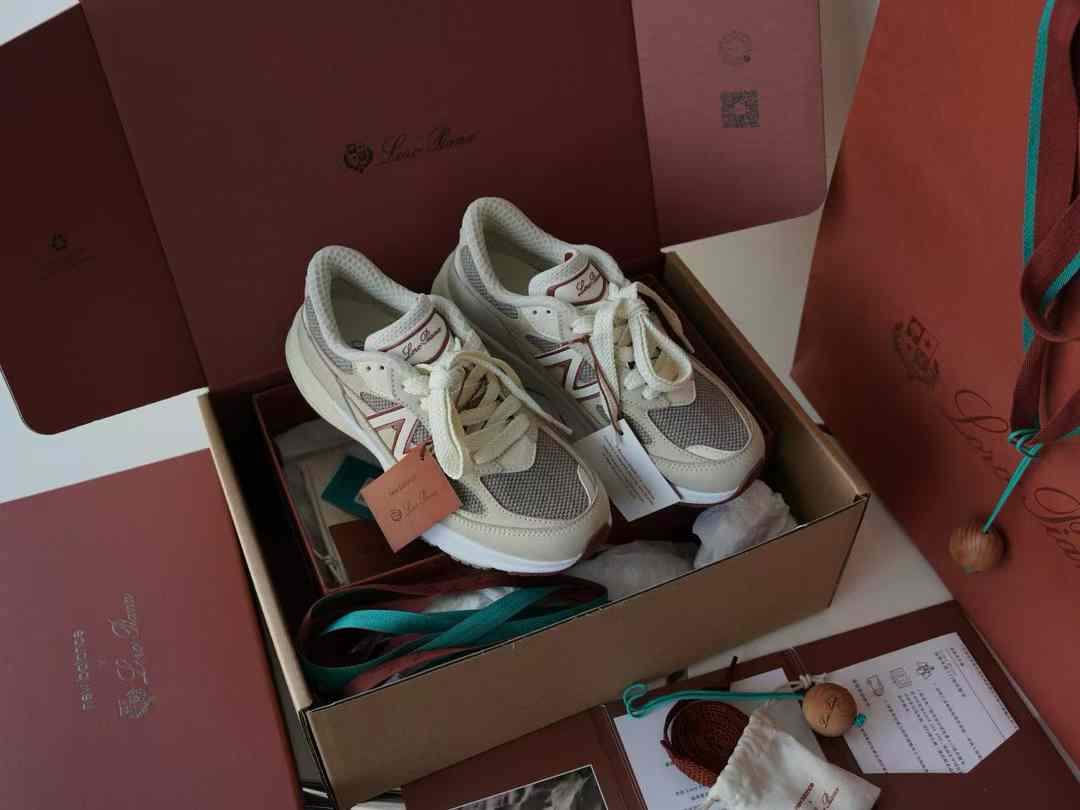 Loro Piana NEW BALANCE 990V6 Sneakers view 7