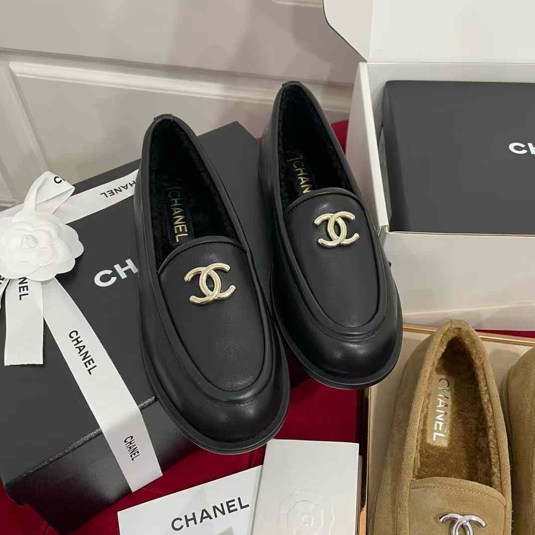 Chanel 24K TEDDY Leather shoes view 10