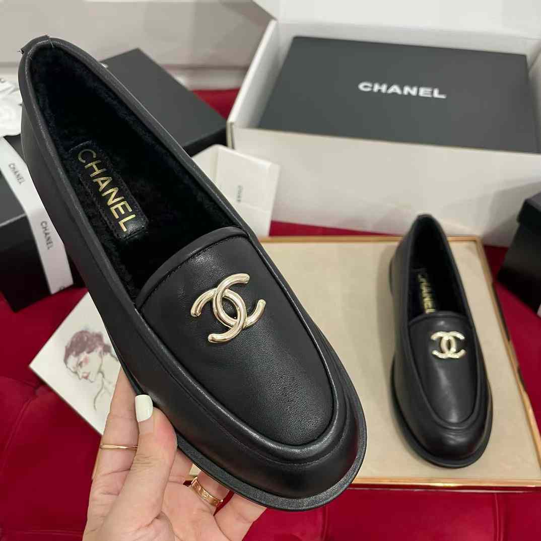 Chanel 24K TEDDY Leather shoes view 12