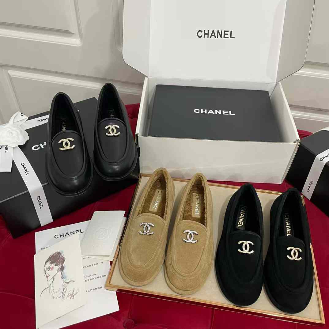 Chanel 24K TEDDY Leather shoes view 15