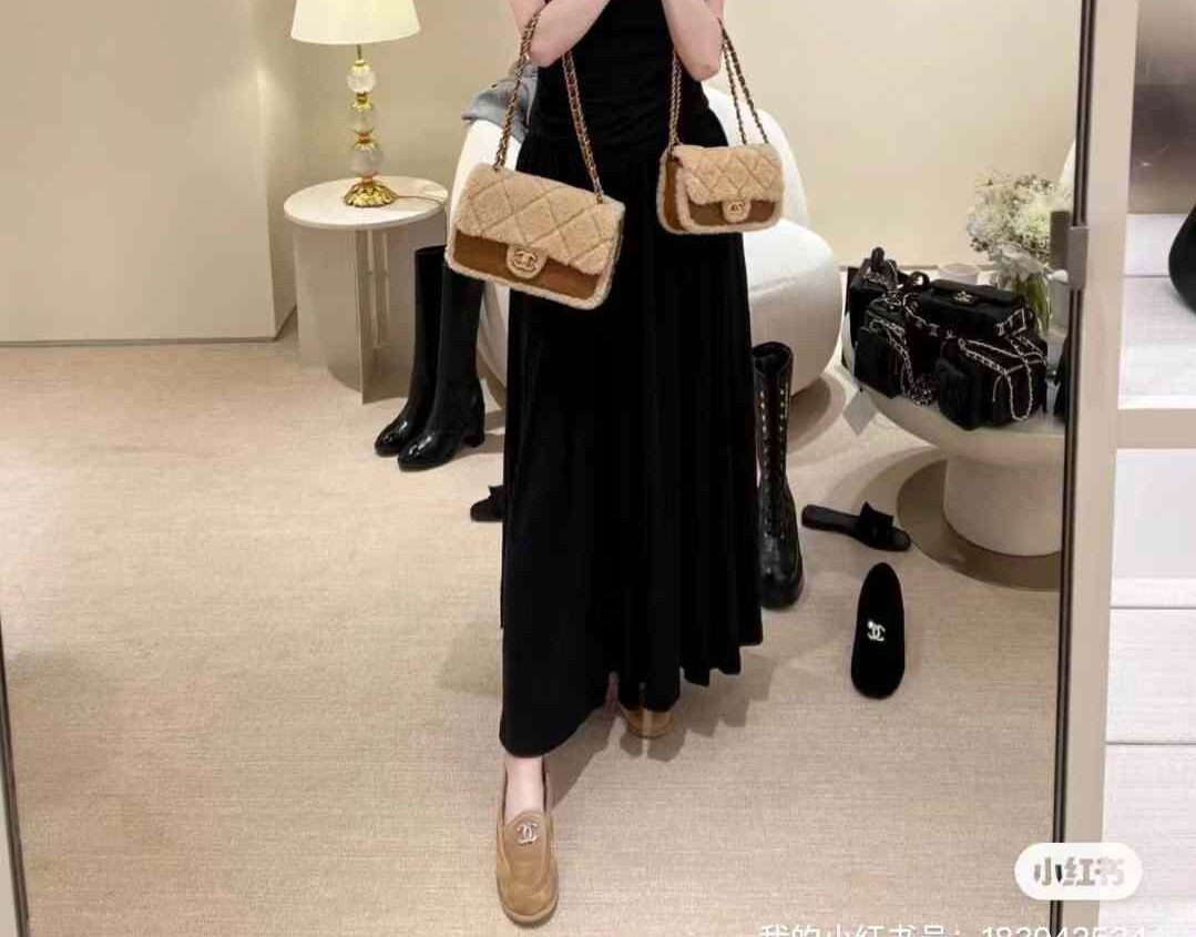 Chanel 24K TEDDY Leather shoes view 17