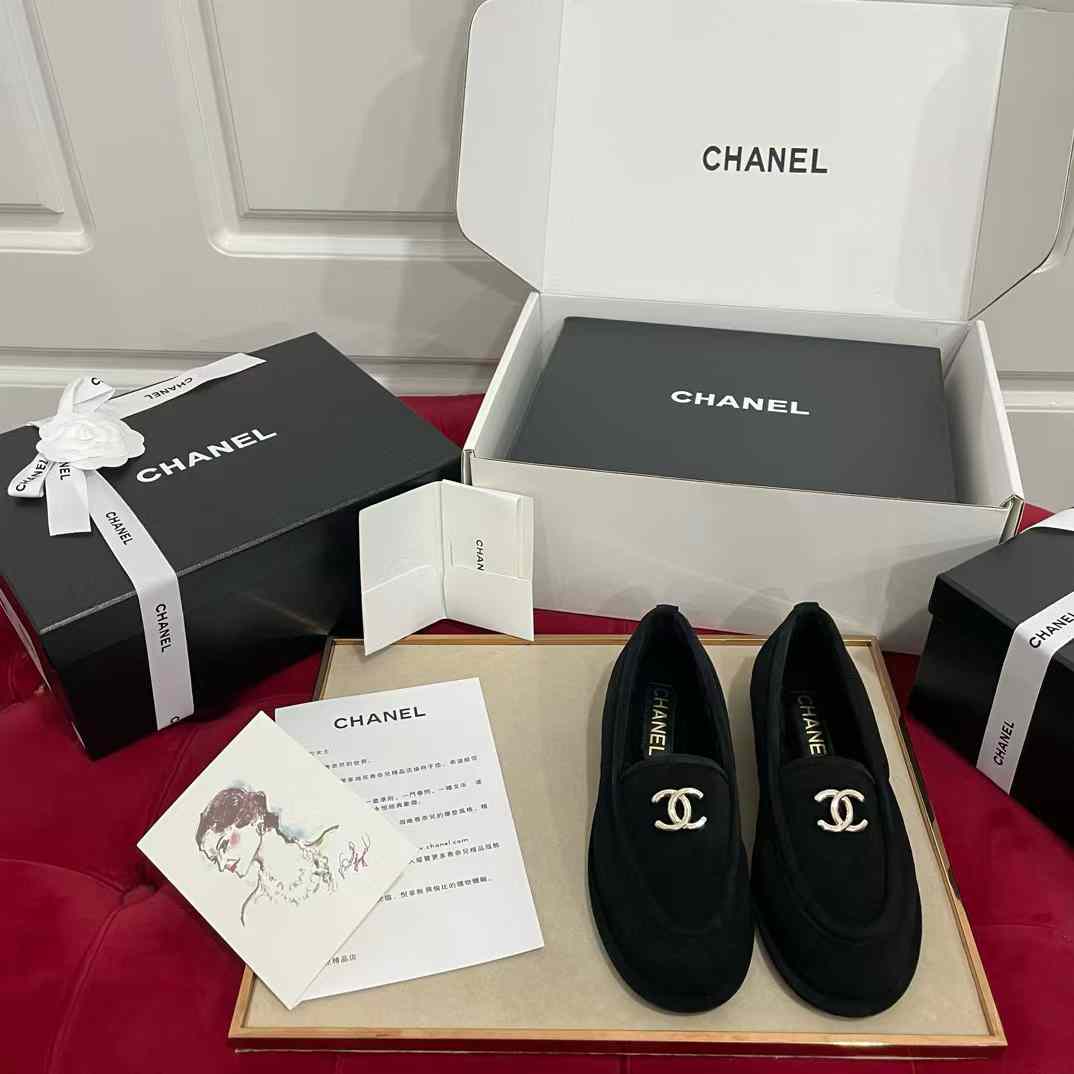 Chanel 24K TEDDY Leather shoes view 5
