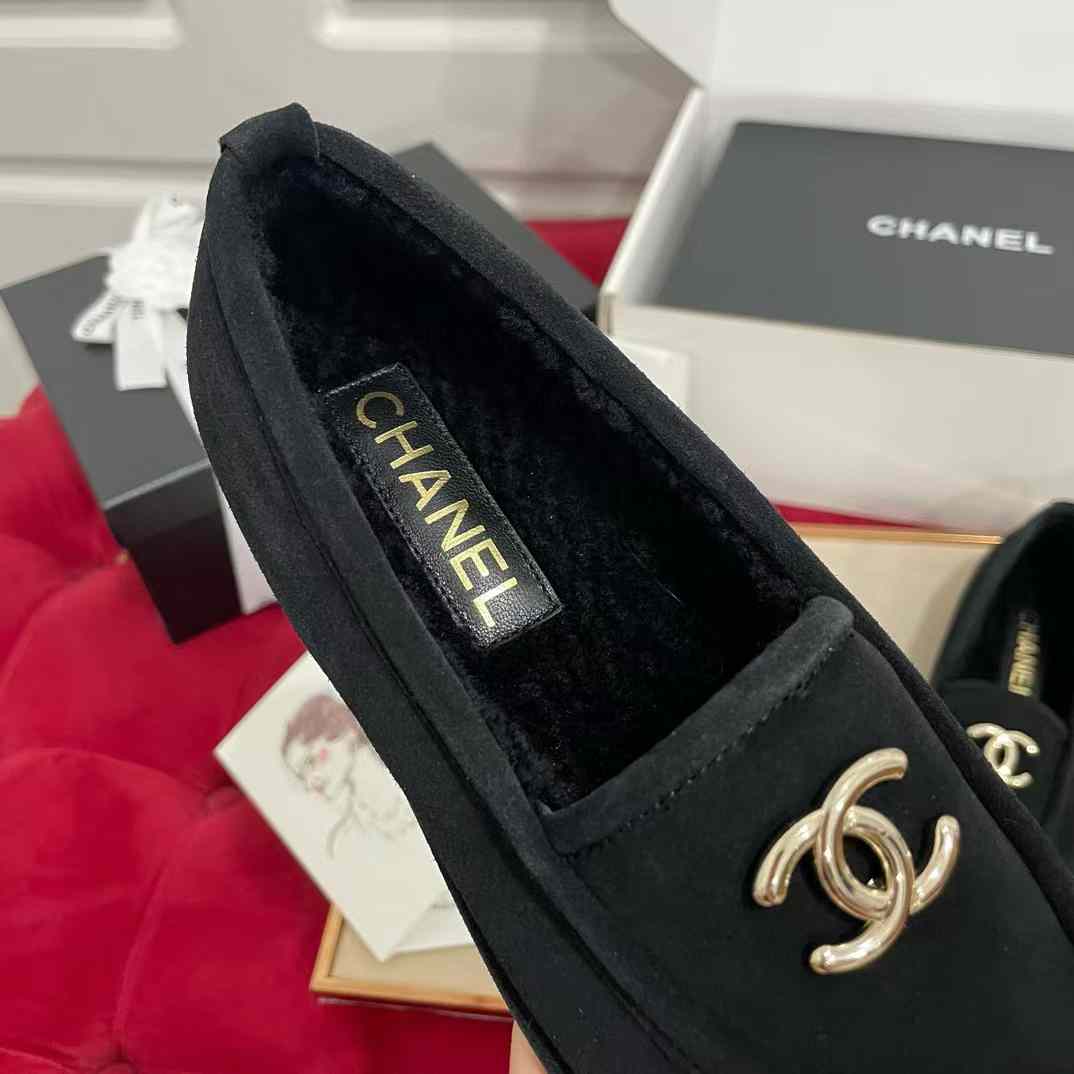 Chanel 24K TEDDY Leather shoes view 6