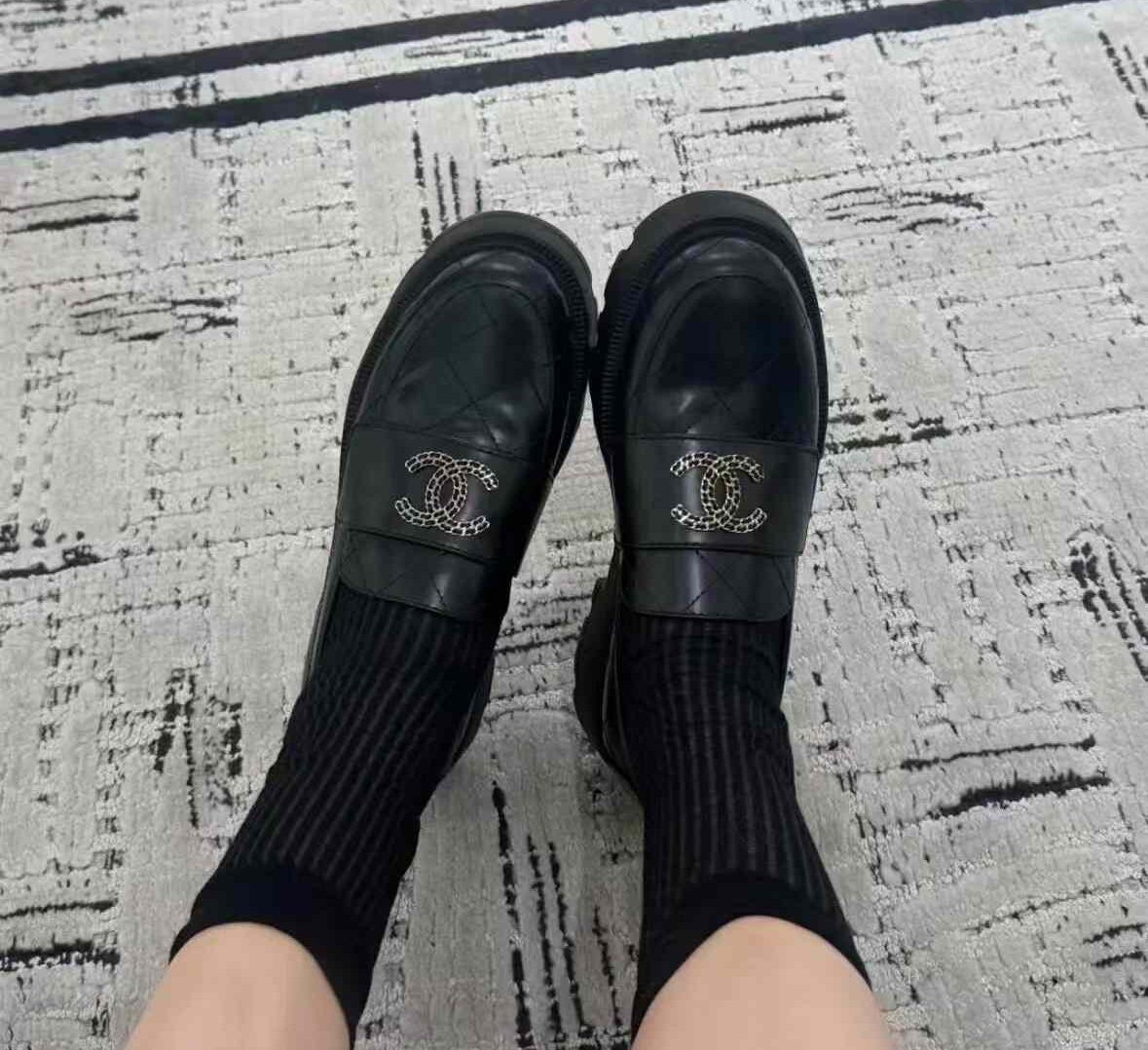 Chanel 24B ARRIVALS Leather shoes view 1