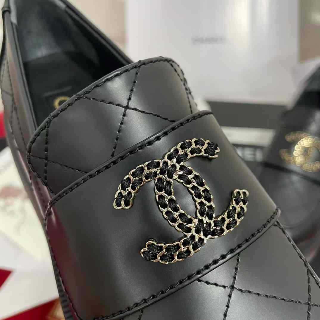 Chanel 24B ARRIVALS Leather shoes view 5