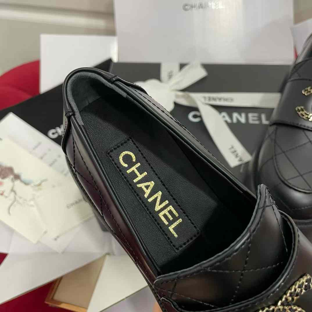 Chanel 24B ARRIVALS Leather shoes view 9