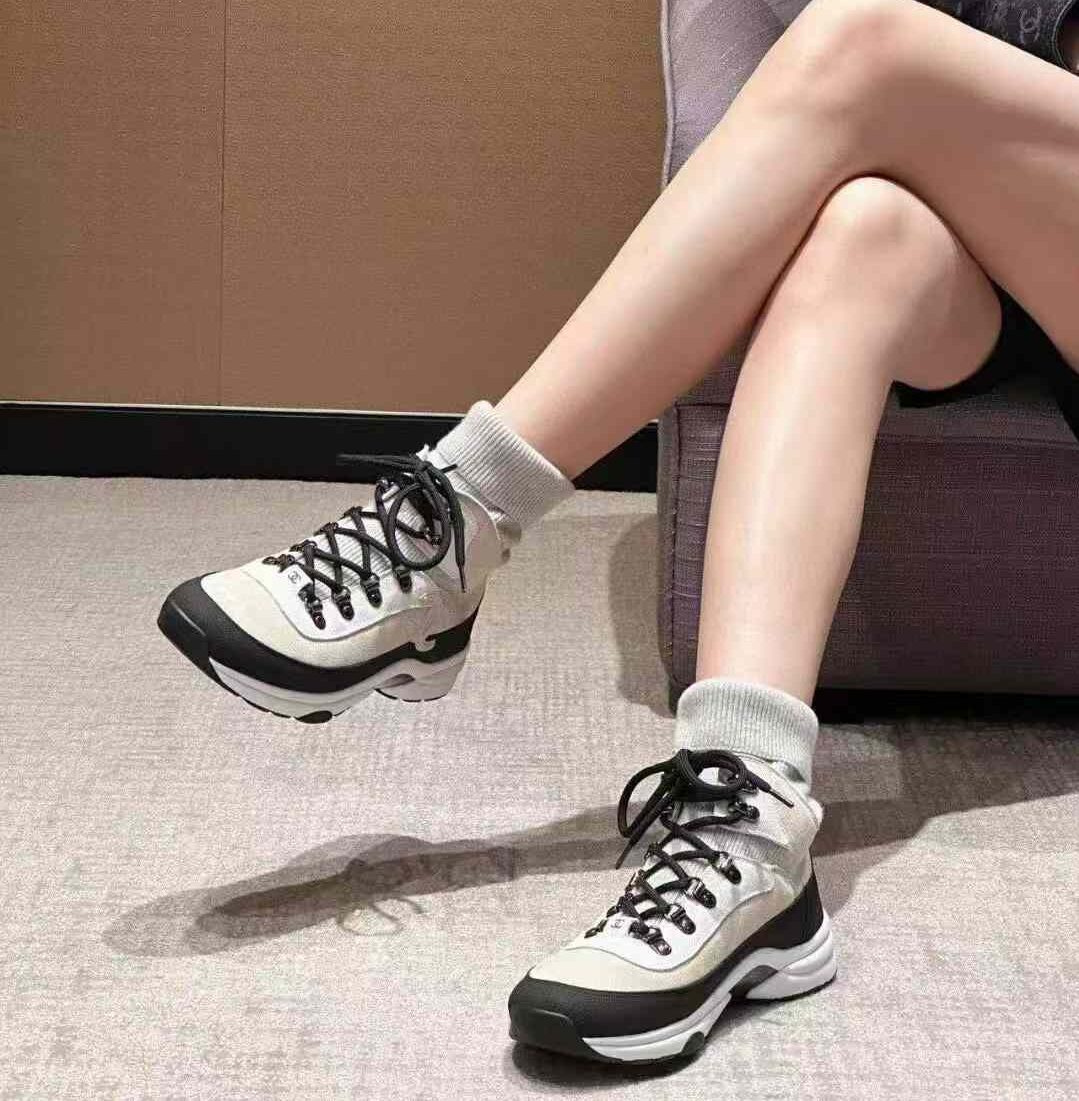 Chanel 23B Sockshoes view 1