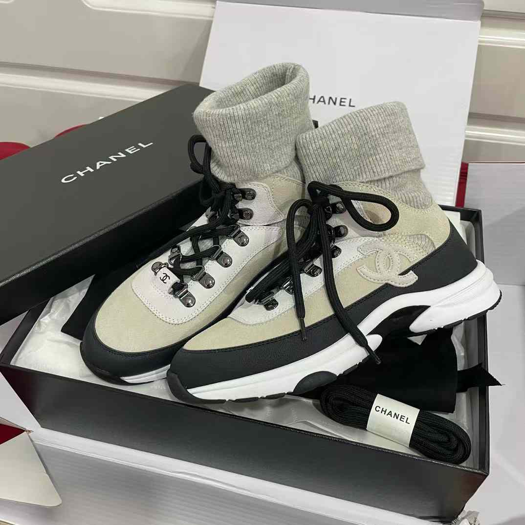 Chanel 23B Sockshoes view 3