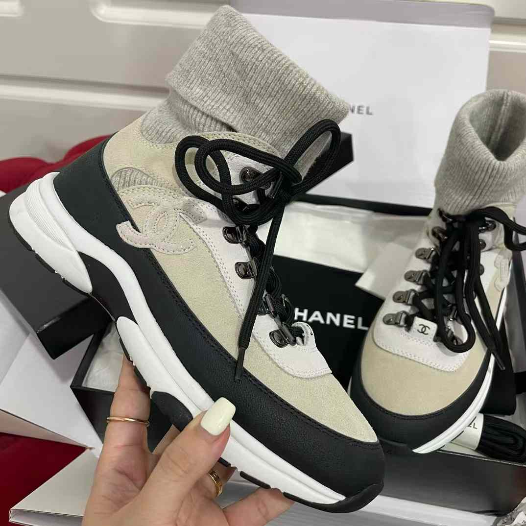 Chanel 23B Sockshoes view 4