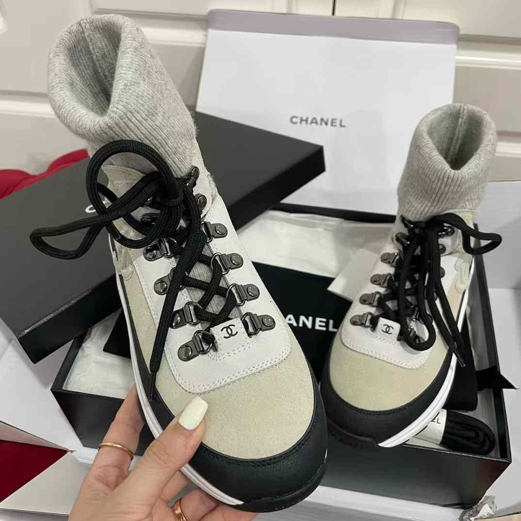 Chanel 23B Sockshoes view 5
