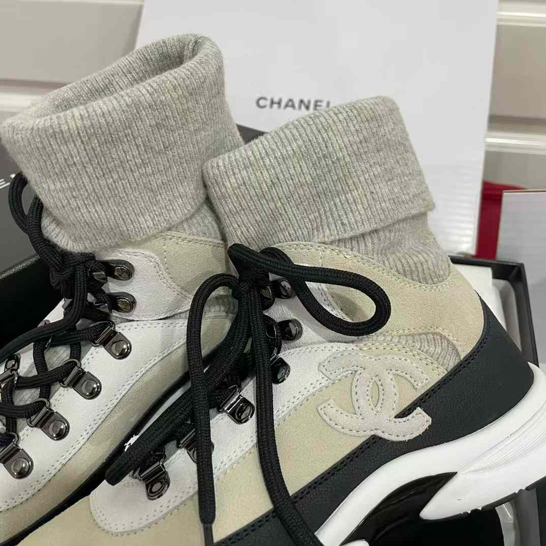 Chanel 23B Sockshoes view 9