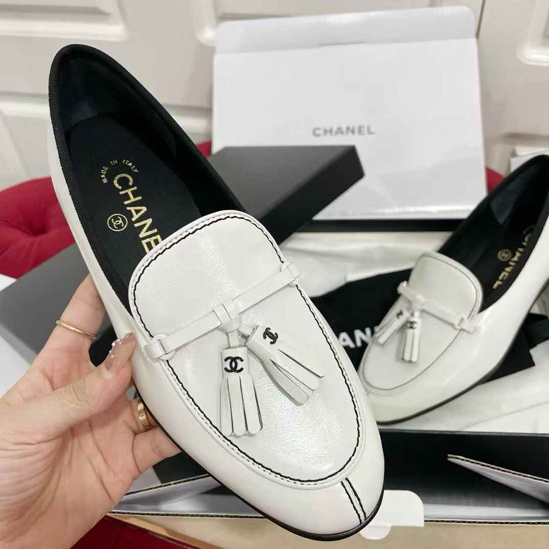 Chanel Casual leather shoes view 2