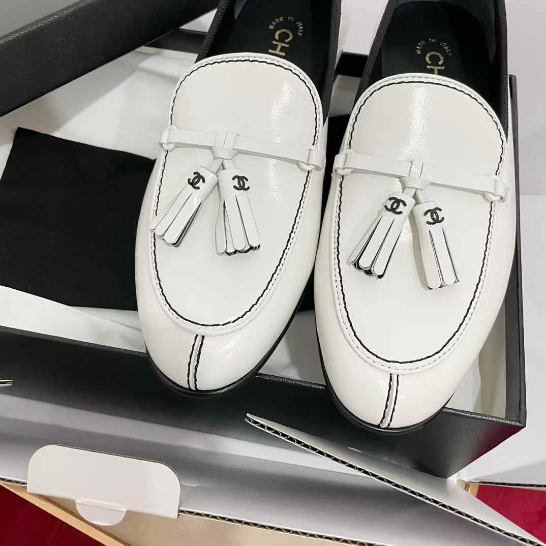 Chanel Casual leather shoes view 4