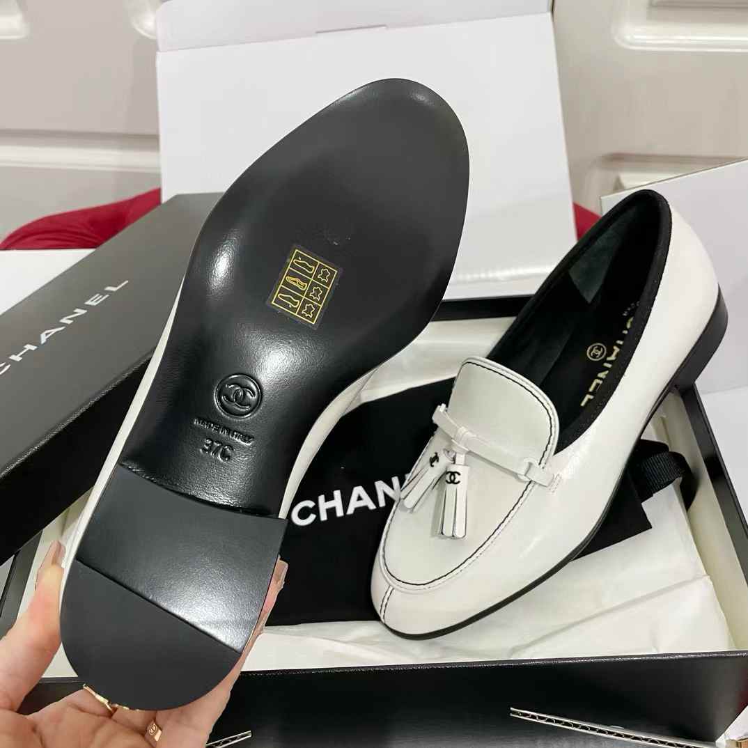 Chanel Casual leather shoes view 5