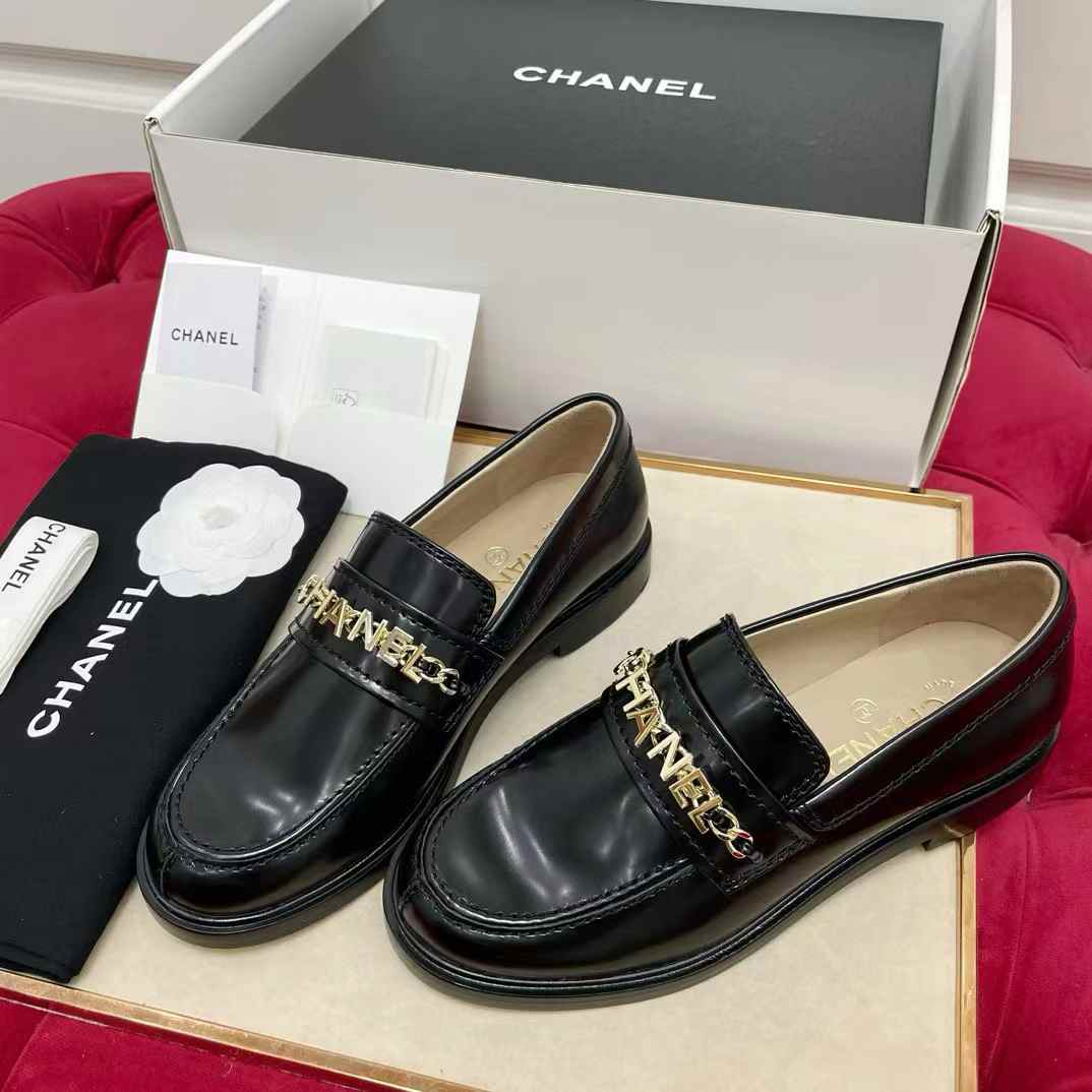 Chanel Casual leather shoes view 2