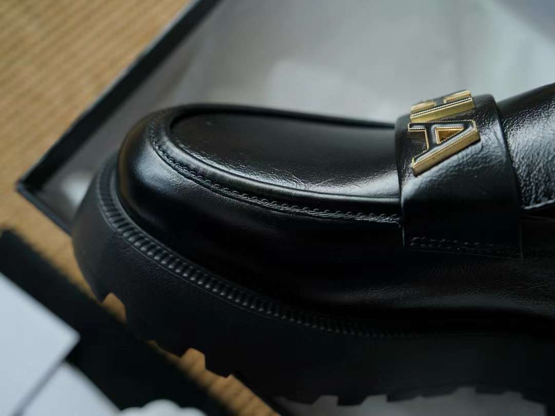 Chanel 24B Love shoes view 4