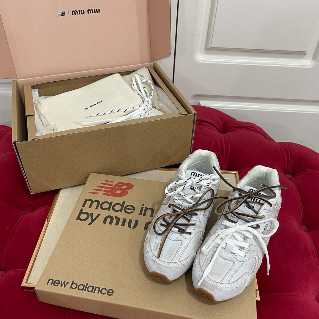 Miu Miu New Balance x 530sl view 3
