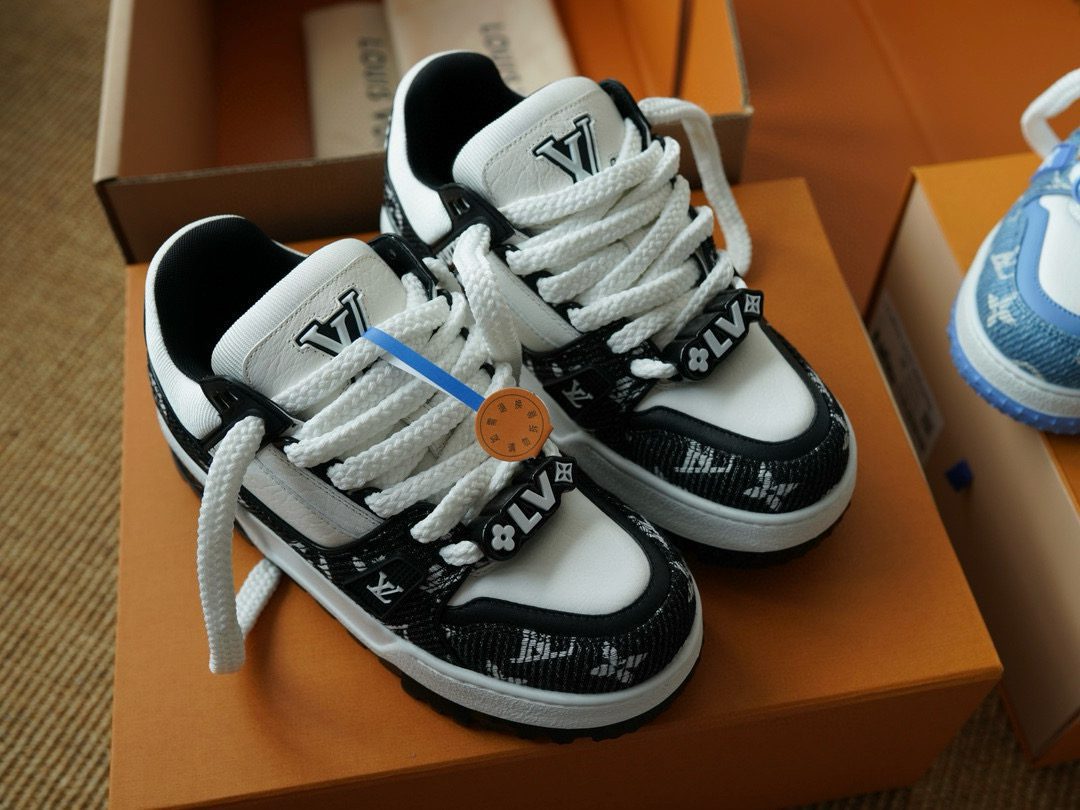 Louis Vuitton TRAINER MAXI sneaker view 2
