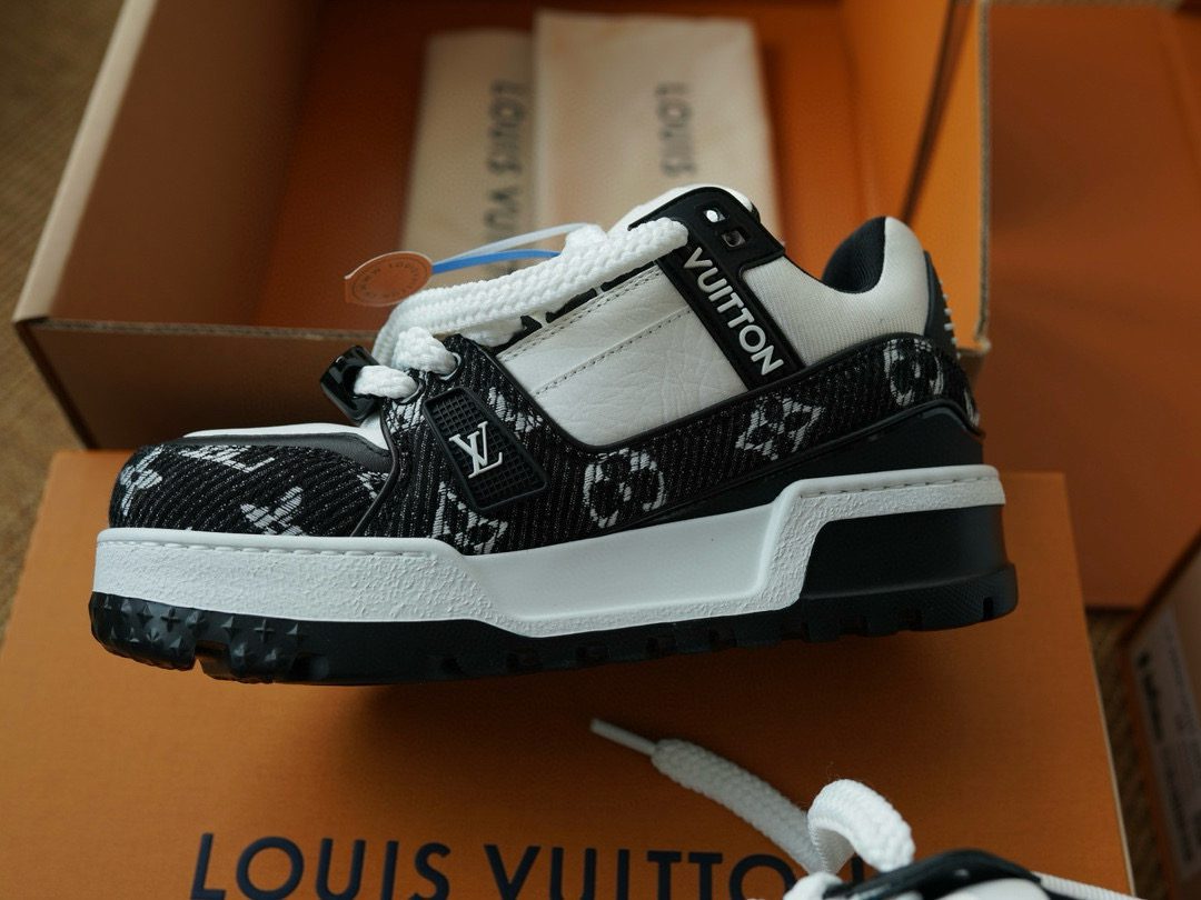 Louis Vuitton TRAINER MAXI sneaker view 3