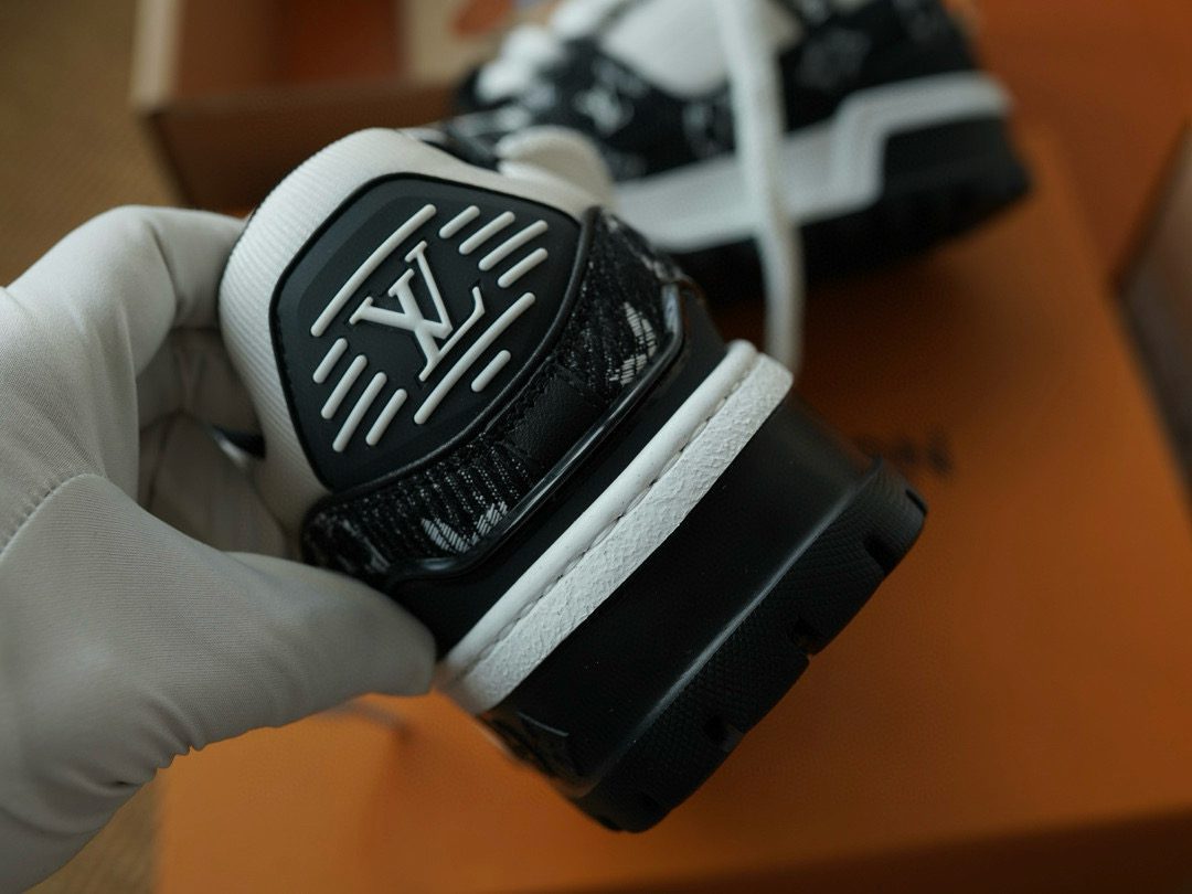 Louis Vuitton TRAINER MAXI sneaker view 4