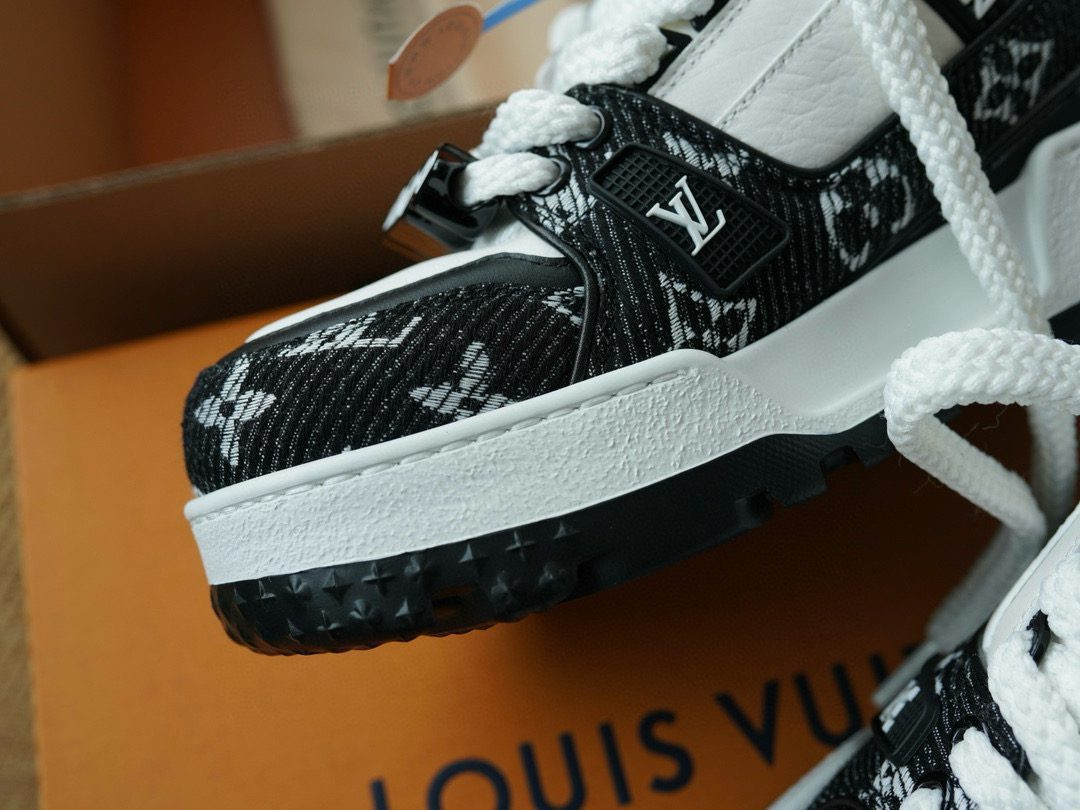Louis Vuitton TRAINER MAXI sneaker view 8