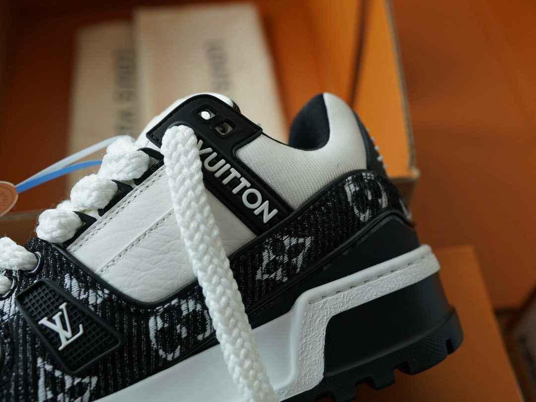 Louis Vuitton TRAINER MAXI sneaker view 9