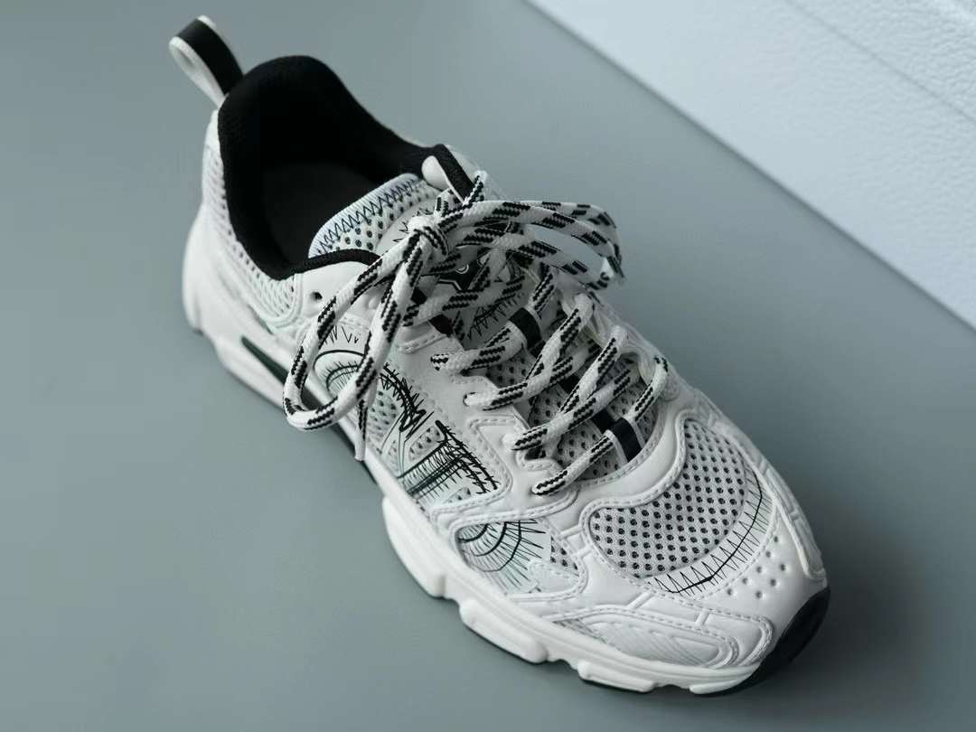 Dior Chrono Sneaker view 4