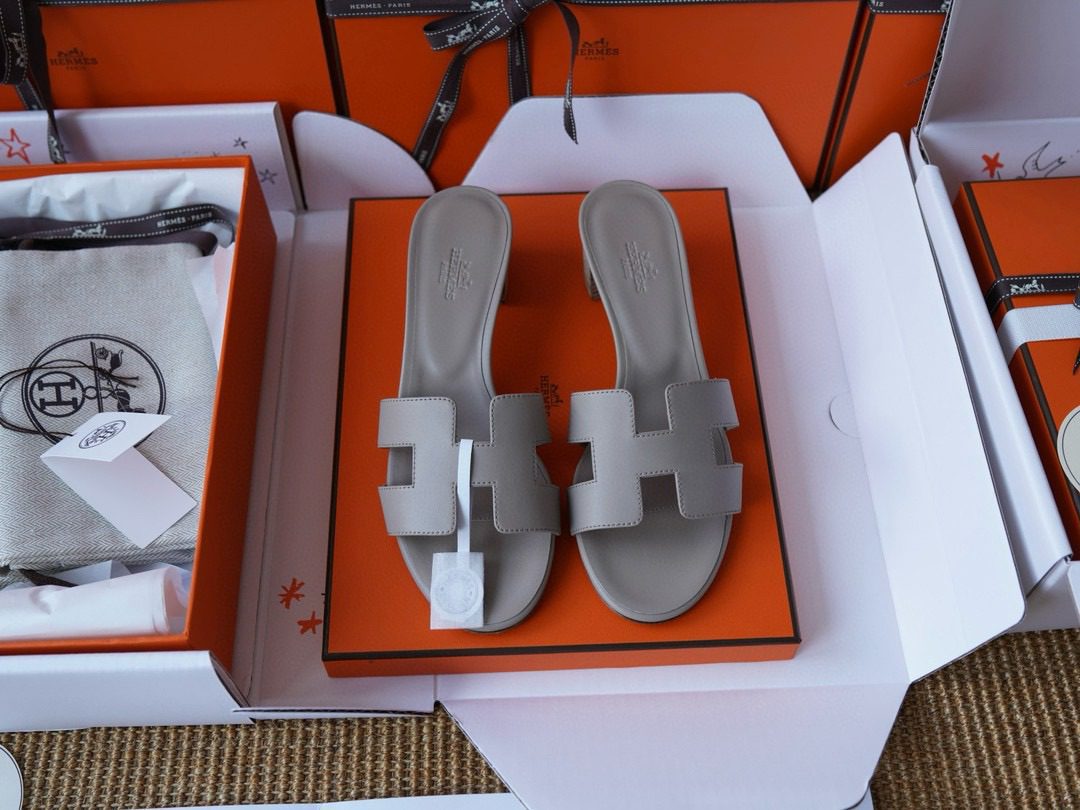 Hermès Oasis sandal view 14