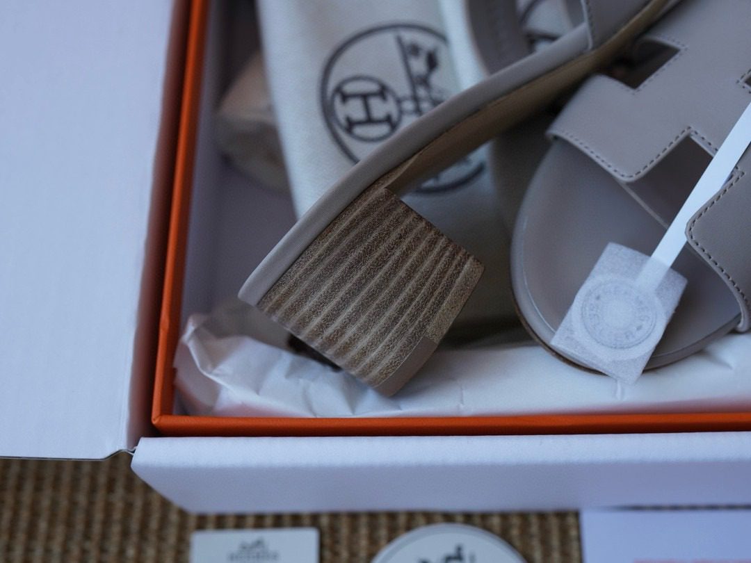 Hermès Oasis sandal view 16