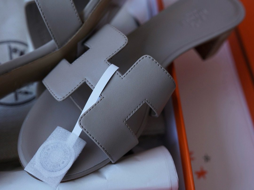 Hermès Oasis sandal view 17
