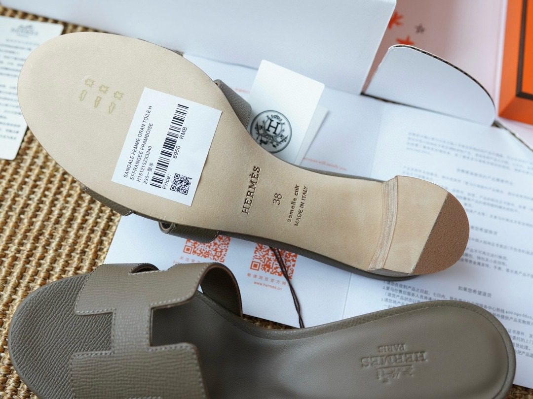 Hermès Oasis sandal view 4