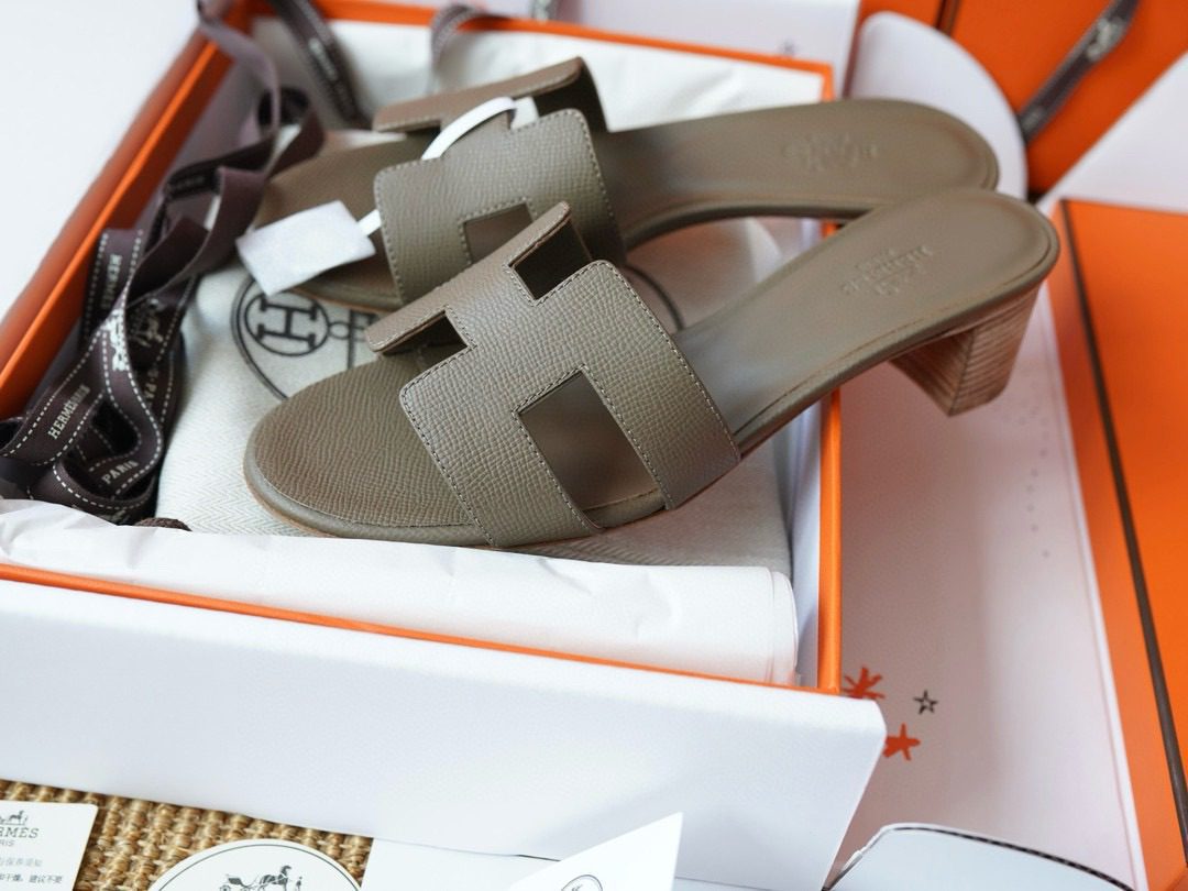 Hermès Oasis sandal view 5