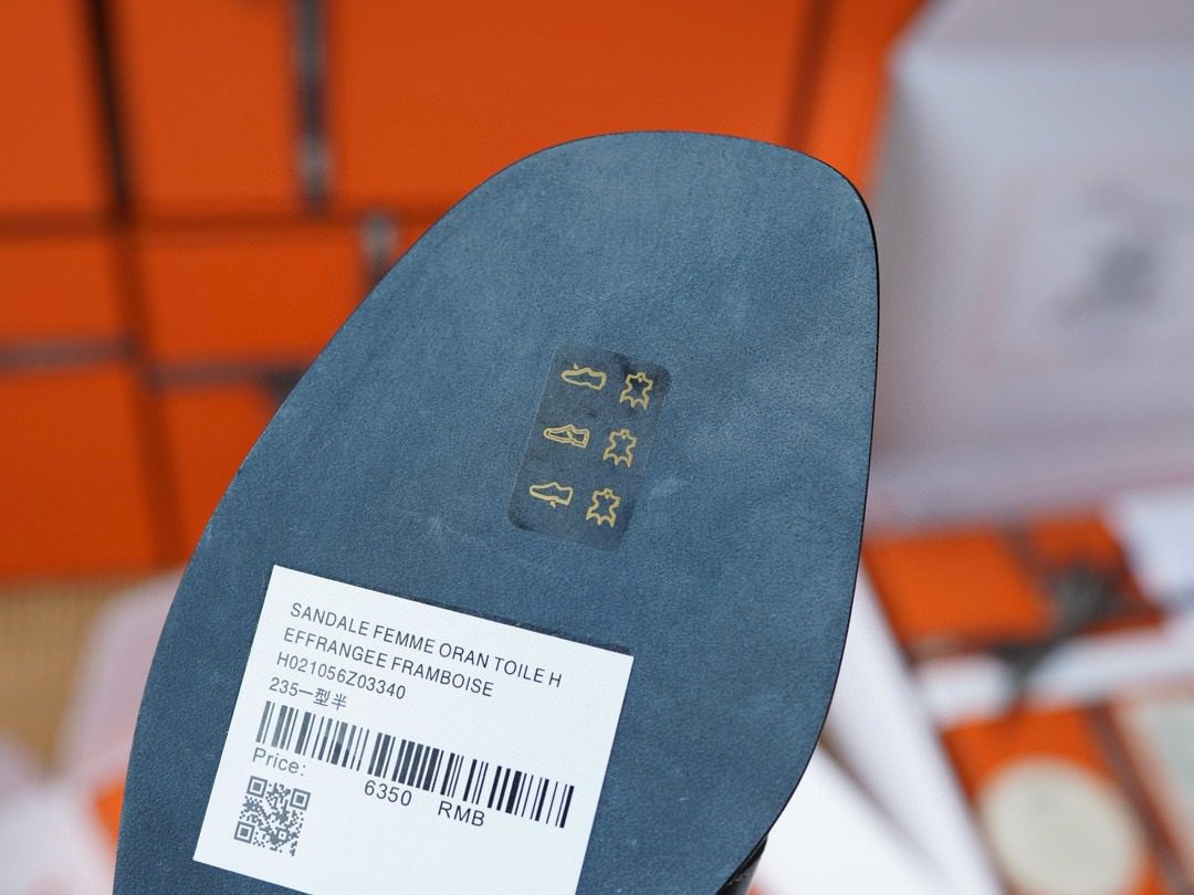Hermès Oran sandal view 3