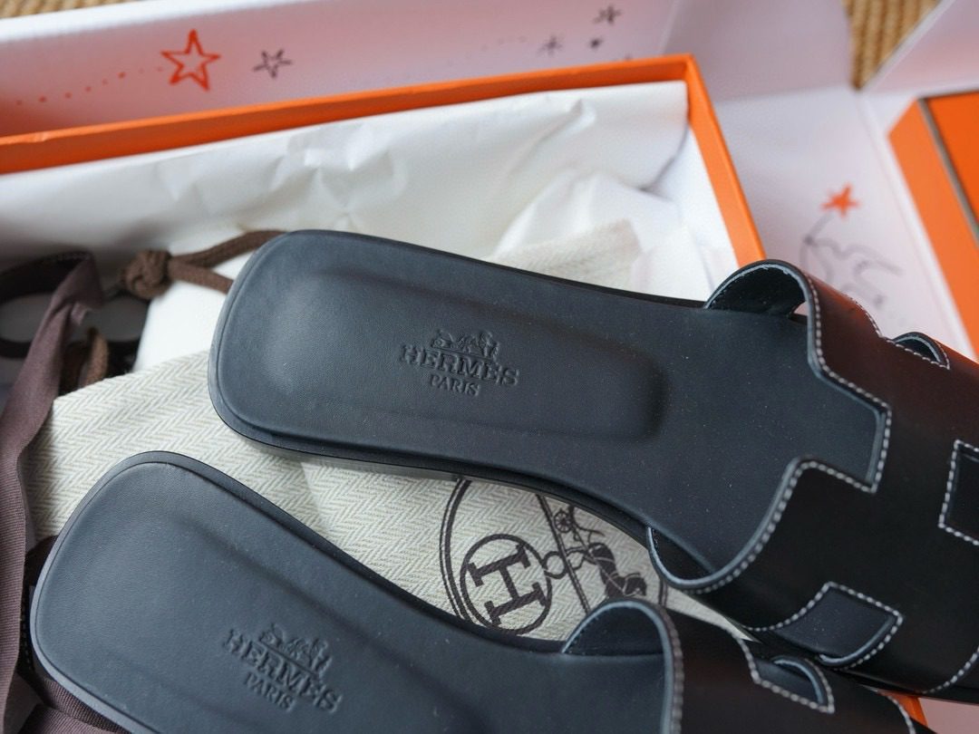 Hermès Oran sandal view 4