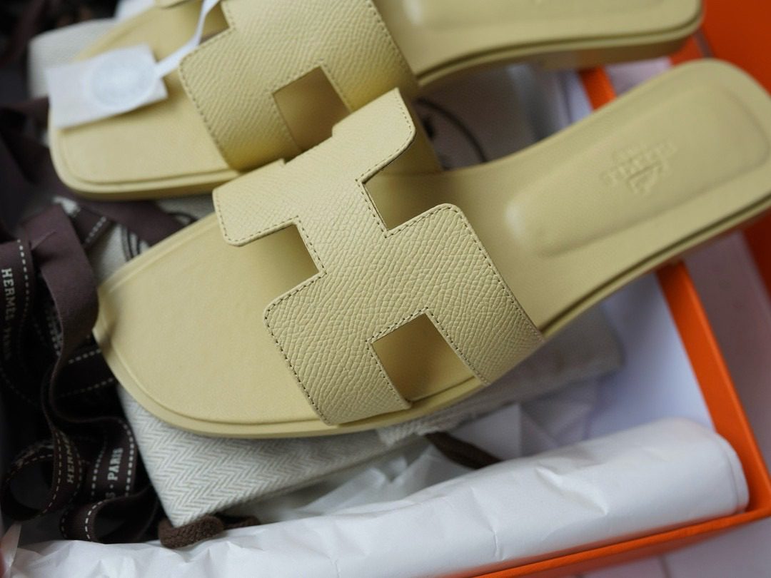 Hermès Oran sandal view 5