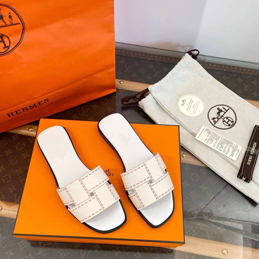 Hermès Idioma sandal view 1