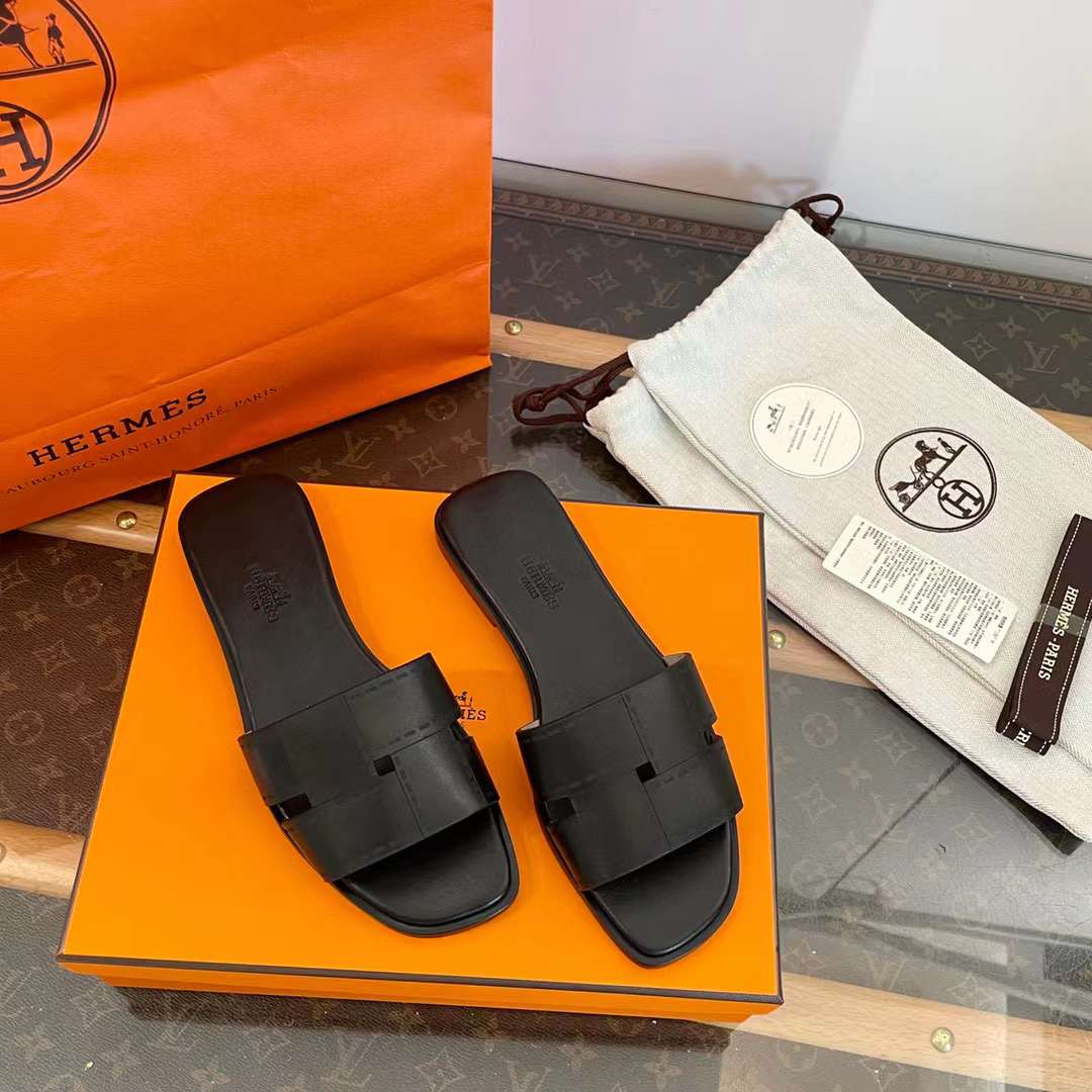 Hermès Idioma sandal view 2