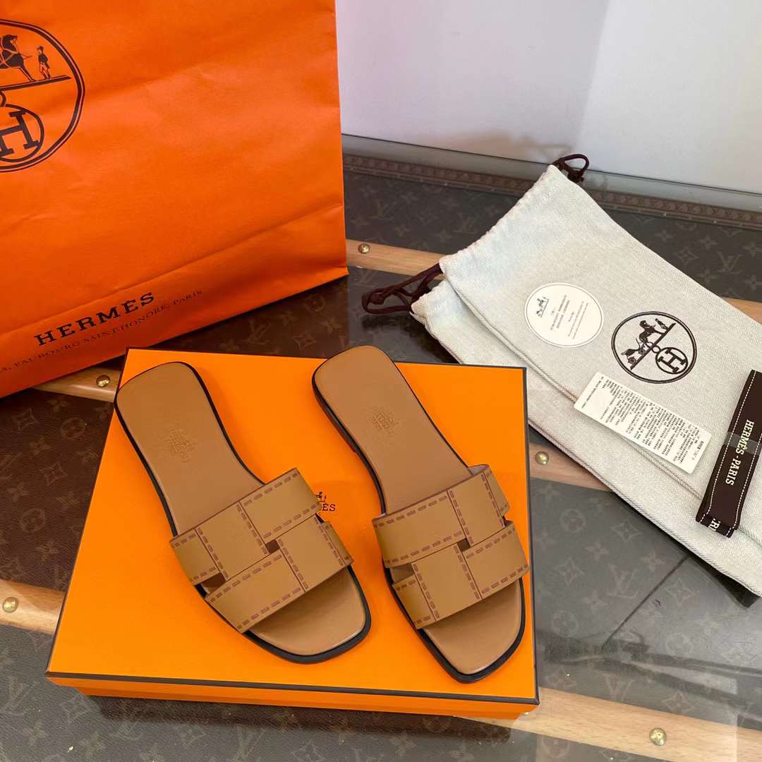 Hermès Idioma sandal view 3