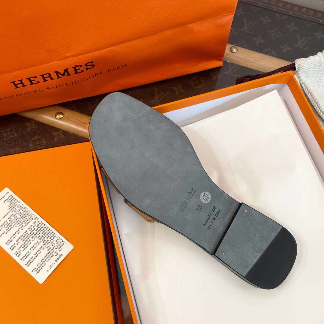 Hermès Idioma sandal view 6