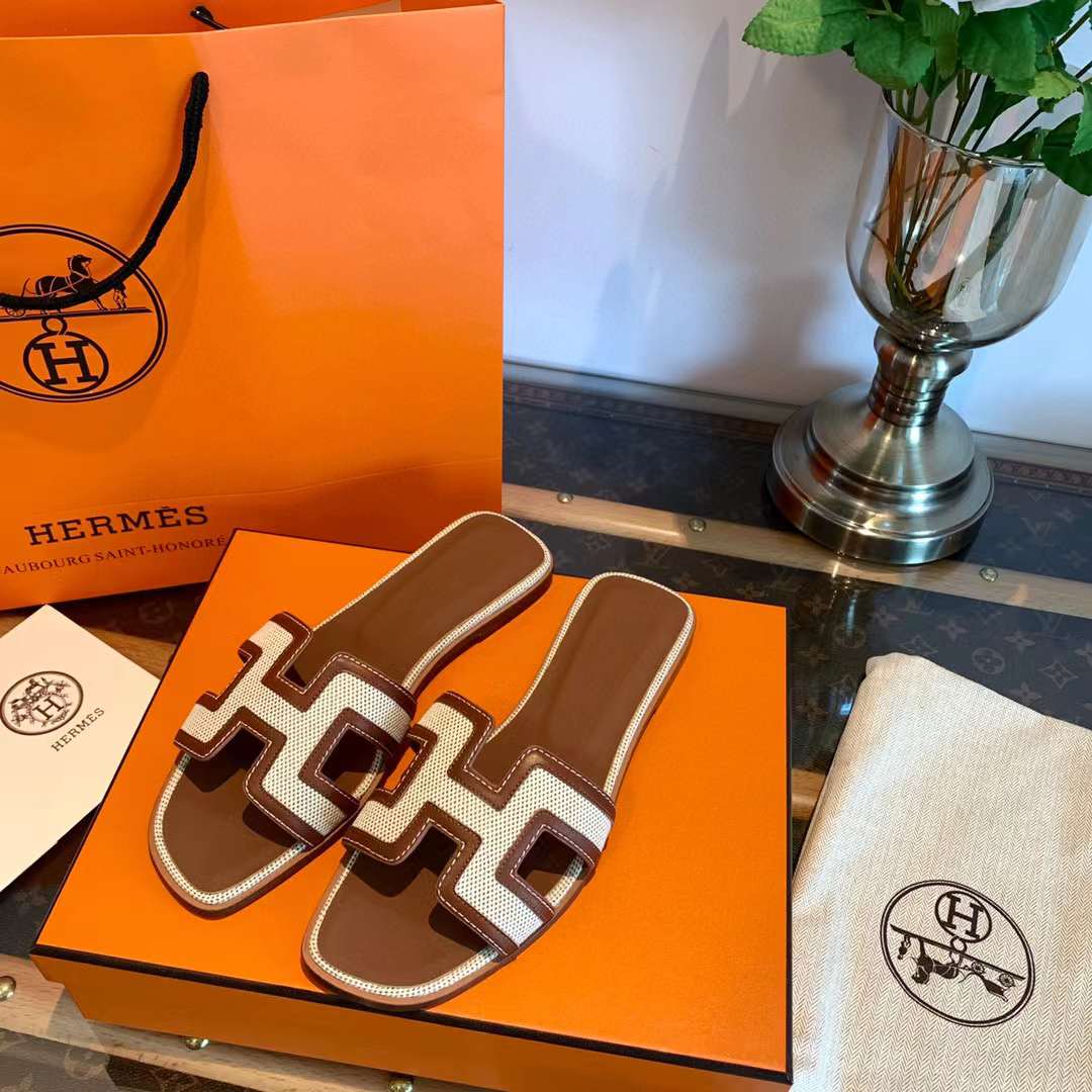Hermès Oran Sandal view 1