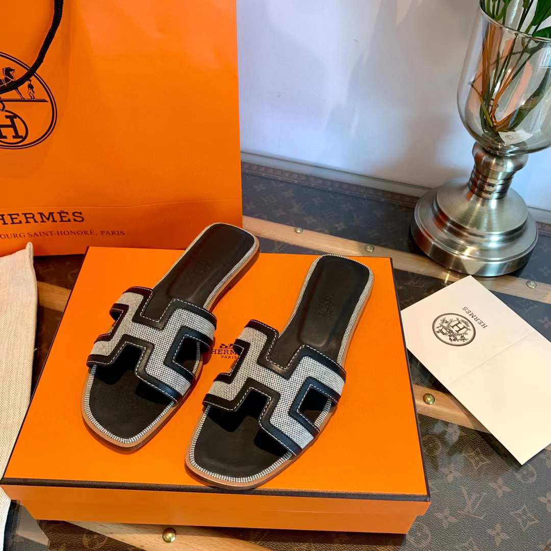 Hermès Oran Sandal view 4